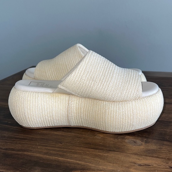 ShuShop ILANA Wedge Sandals in Ivory size 8.5 - Picture 8 of 13